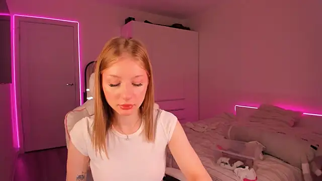 Eva Davi online show from 23, 3, 2025