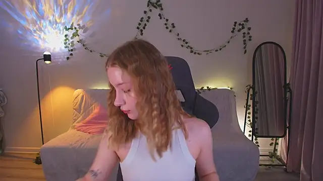 Eva Davi online show from 12, 10, 2025