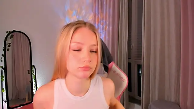 Eva Davi online show from 24, 2, 2026