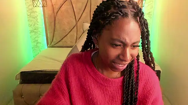 Queen perla  online show from 28, 2, 2025