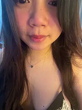 Snapshot of Hotellinh12 chatting on 1, 7, 2026 Hotellinh12 online show from 1, 7, 2026