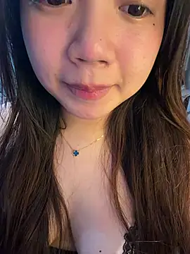 Snapshot of Hotellinh12 chatting on 17, 7, 2026 Hotellinh12 online show from 17, 7, 2026