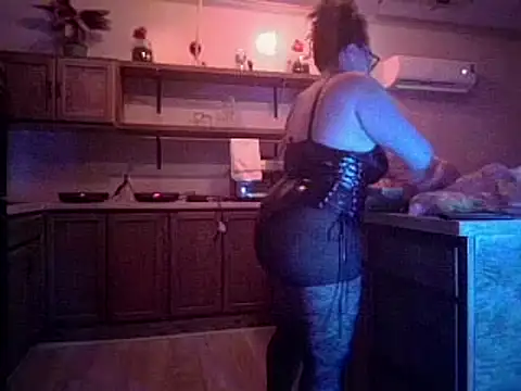 Snapshot of Milfshakecafe chatting on 8, 1, 2025 Milfshakecafe online show from 8, 1, 2025