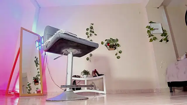 thais dreams online show from 6, 10, 2025