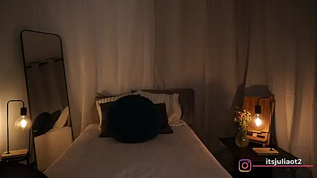 mssjulia online show from 25, 5, 2026