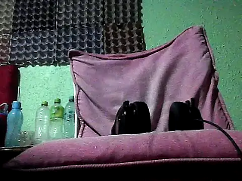 Snapshot of gxXxuesta chatting on 19, 3, 2026 gxXxuesta online show from 19, 3, 2026