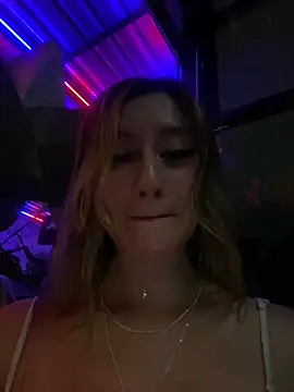 MaryDeniro online show from 16, 2, 2025