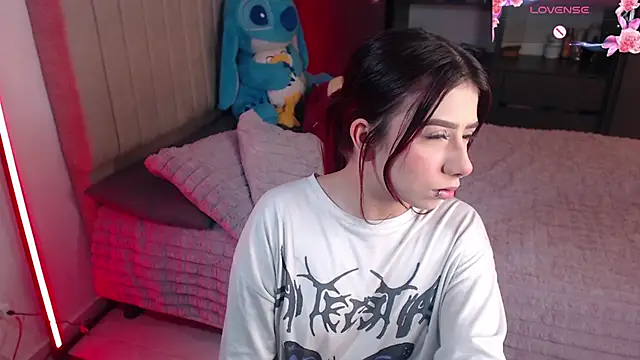 Snapshot of Your_rosalie chatting on 4, 2, 2026 Your rosalie online show from 4, 2, 2026