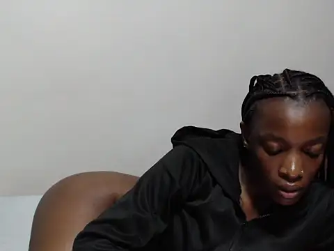 Snapshot of belinda_waridi chatting on 16, 11, 2025 belinda waridi online show from 16, 11, 2025