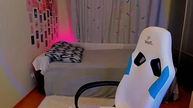 Vanessa Verona online show from 12, 2, 2025