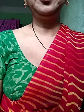 Snapshot of Rosy-B chatting on 30, 10, 2025 Rosy-B online show from 30, 10, 2025