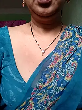 Snapshot of Rosy-B chatting on 2, 11, 2025 Rosy-B online show from 2, 11, 2025