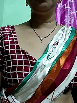 Snapshot of Rosy-B chatting on 5, 11, 2025 Rosy-B online show from 5, 11, 2025