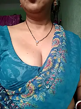 Snapshot of Rosy-B chatting on 6, 11, 2025 Rosy-B online show from 6, 11, 2025