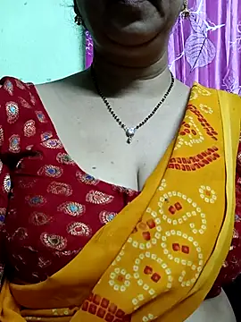 Snapshot of Rosy-B chatting on 7, 11, 2025 Rosy-B online show from 7, 11, 2025