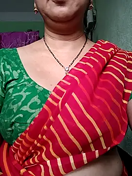 Snapshot of Rosy-B chatting on 10, 11, 2025 Rosy-B online show from 10, 11, 2025