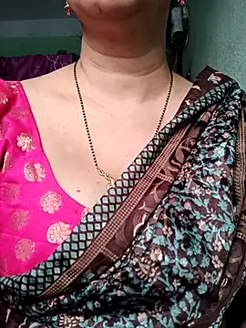 Snapshot of Rosy-B chatting on 13, 11, 2025 Rosy-B online show from 13, 11, 2025