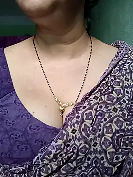 Snapshot of Rosy-B chatting on 14, 11, 2025 Rosy-B online show from 14, 11, 2025