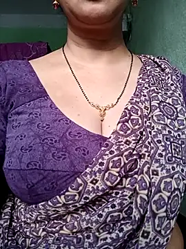 Snapshot of Rosy-B chatting on 15, 11, 2025 Rosy-B online show from 15, 11, 2025