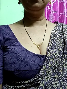 Snapshot of Rosy-B chatting on 24, 11, 2025 Rosy-B online show from 24, 11, 2025