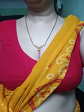 Snapshot of Rosy-B chatting on 4, 7, 2026 Rosy-B online show from 4, 7, 2026