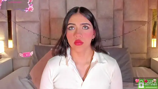 SofiScott  online show from 30, 12, 2024