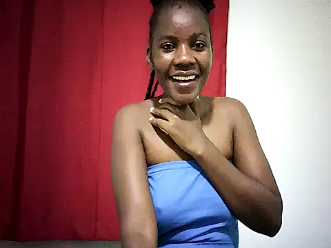 Snapshot of Pierra77 chatting on 7, 5, 2026 Pierra77 online show from 7, 5, 2026