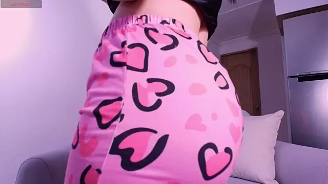 Snapshot of DannaHyde chatting on 12, 11, 2025 DannaHyde online show from 12, 11, 2025