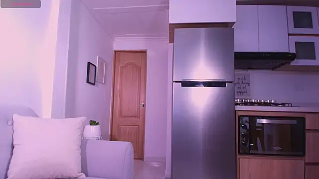 Snapshot of DannaHyde chatting on 13, 11, 2025 DannaHyde online show from 13, 11, 2025