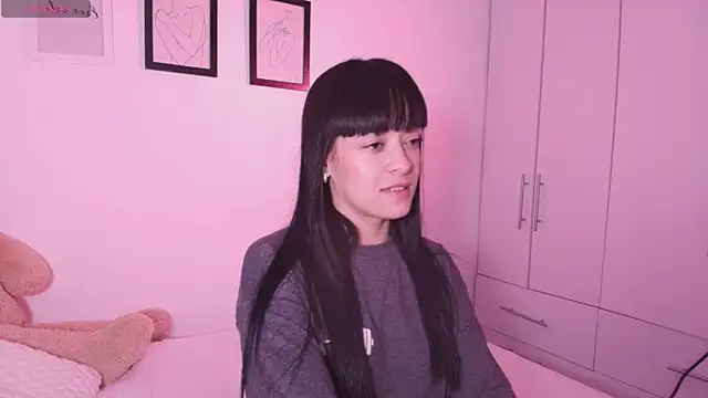 Snapshot of DannaHyde chatting on 24, 11, 2025 DannaHyde online show from 24, 11, 2025