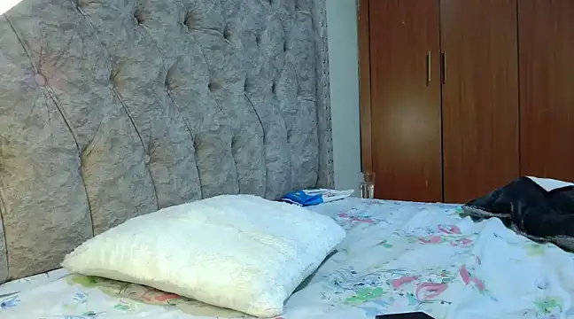 Naughty Girl17 online show from 12, 2, 2025