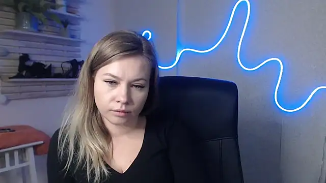 holly xglam online show from 19, 12, 2024