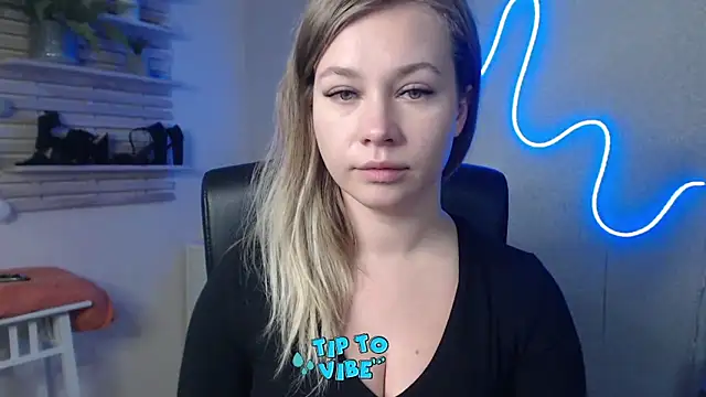 holly xglam online show from 19, 12, 2024