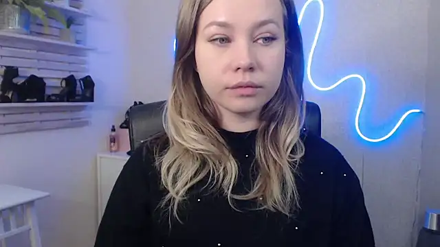 holly xglam online show from 22, 1, 2025