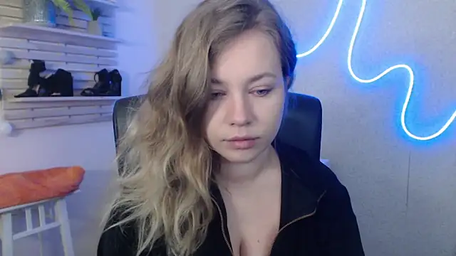 holly xglam online show from 7, 2, 2025