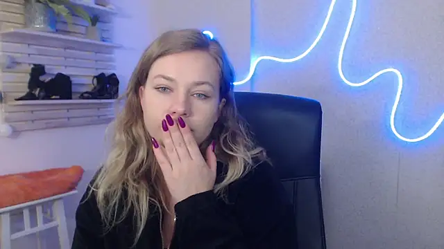 holly xglam online show from 7, 2, 2025