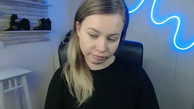 holly xglam online show from 10, 2, 2025