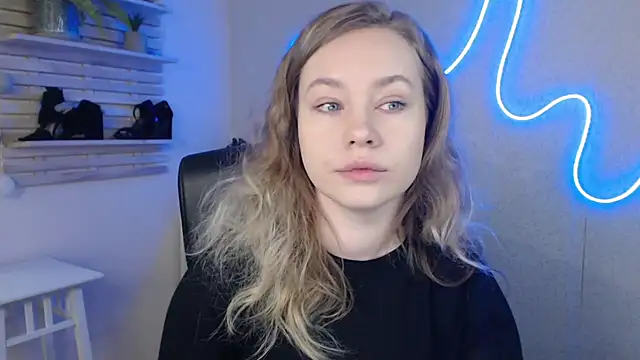 holly xglam online show from 11, 2, 2025