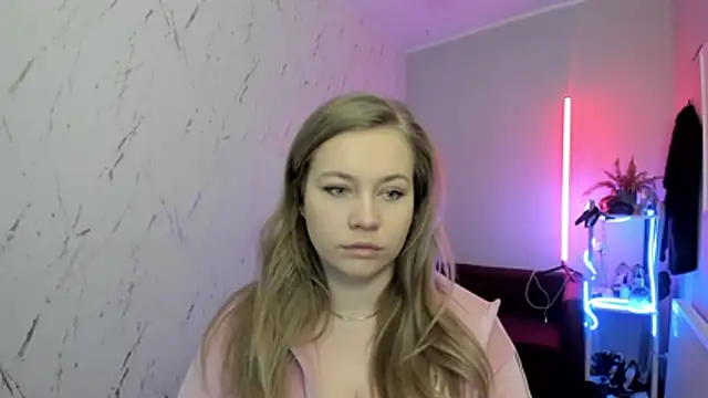 holly xglam online show from 9, 1, 2026