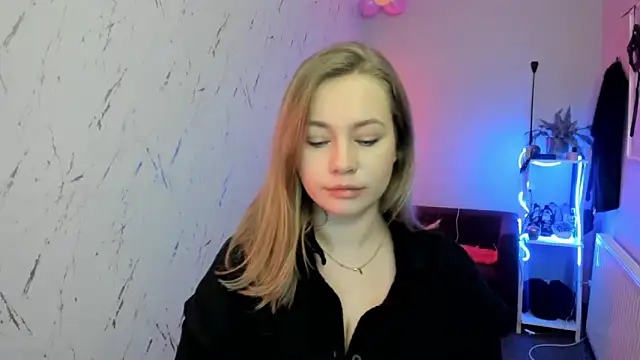 holly xglam online show from 4, 2, 2026