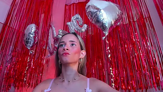 Snapshot of SkiinnyAna chatting on 15, 2, 2025 SkiinnyAna online show from 15, 2, 2025