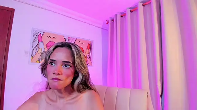 Snapshot of SkiinnyAna chatting on 27, 10, 2025 SkiinnyAna online show from 27, 10, 2025