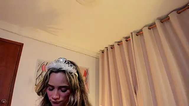 Snapshot of SkiinnyAna chatting on 31, 10, 2025 SkiinnyAna online show from 31, 10, 2025