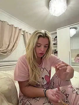 IrishTeenBarbie69 online show from 10, 6, 2026
