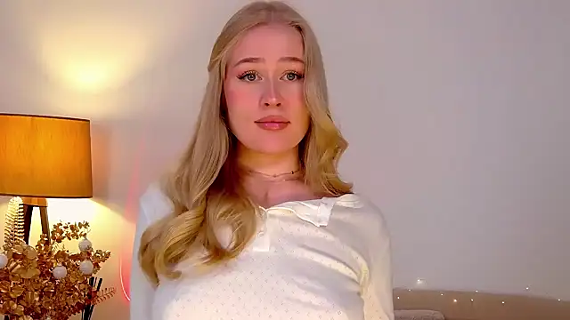 Snapshot of JuliaJaee chatting on 10, 1, 2025 JuliaJaee online show from 10, 1, 2025