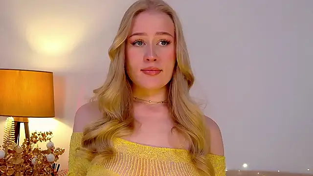 Snapshot of JuliaJaee chatting on 12, 1, 2025 JuliaJaee online show from 12, 1, 2025