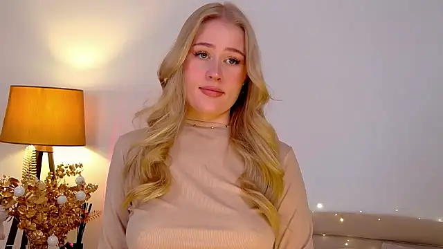 Snapshot of JuliaJaee chatting on 13, 1, 2025 JuliaJaee online show from 13, 1, 2025