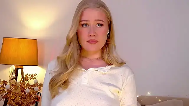 Snapshot of JuliaJaee chatting on 14, 1, 2025 JuliaJaee online show from 14, 1, 2025