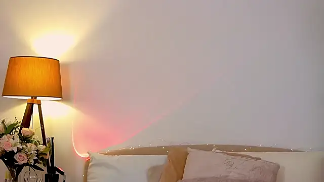 Snapshot of JuliaJaee chatting on 6, 2, 2025 JuliaJaee online show from 6, 2, 2025