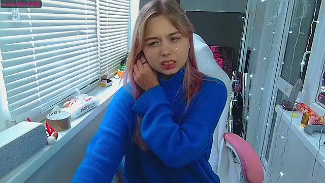 Snapshot of Olivka_Grr chatting on 14, 12, 2024 Olivka Grr online show from 14, 12, 2024